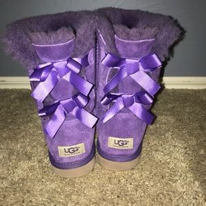 Purple Bow Uggs!!!💟💟